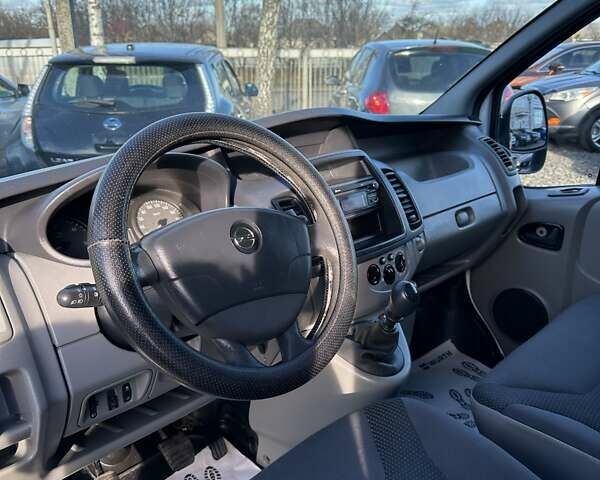 Белый Опель Виваро, объемом двигателя 2 л и пробегом 331 тыс. км за 10800 $, фото 10 на Automoto.ua