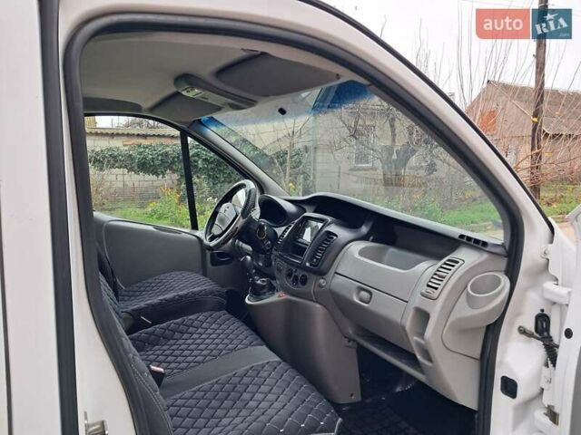 Белый Опель Виваро, объемом двигателя 2 л и пробегом 302 тыс. км за 9399 $, фото 11 на Automoto.ua