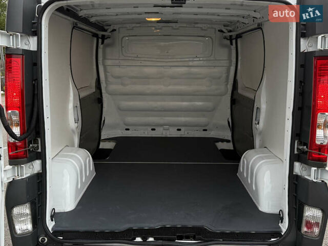 Опель Віваро 2014 у Радивилове на Automoto.ua Білий Опель Віваро, об'ємом двигуна 2 л та пробігом 222 тис. км за 11000 $, фото 28 на Automoto.ua