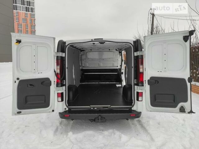 Білий Опель Віваро, об'ємом двигуна 1.6 л та пробігом 170 тис. км за 12500 $, фото 10 на Automoto.ua