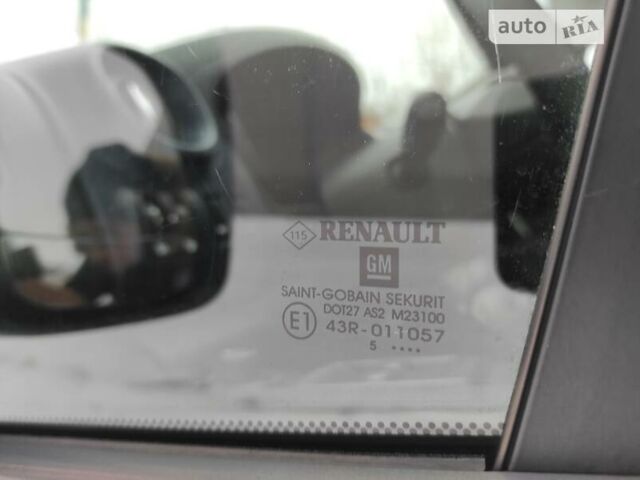 Білий Опель Віваро, об'ємом двигуна 1.6 л та пробігом 170 тис. км за 12500 $, фото 21 на Automoto.ua