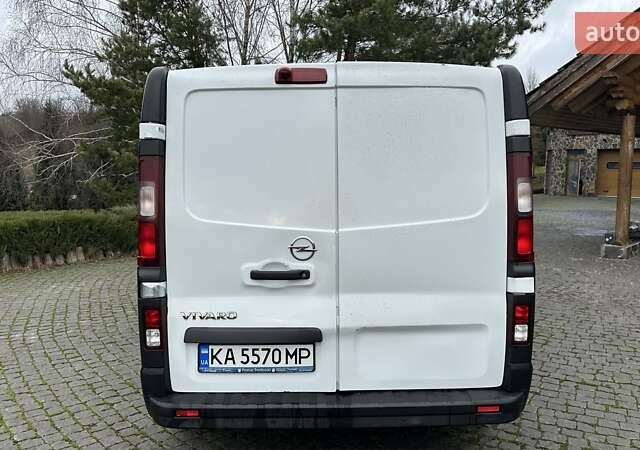 Белый Опель Виваро, объемом двигателя 1.6 л и пробегом 260 тыс. км за 10900 $, фото 4 на Automoto.ua