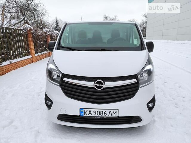 Білий Опель Віваро, об'ємом двигуна 1.6 л та пробігом 170 тис. км за 12500 $, фото 1 на Automoto.ua