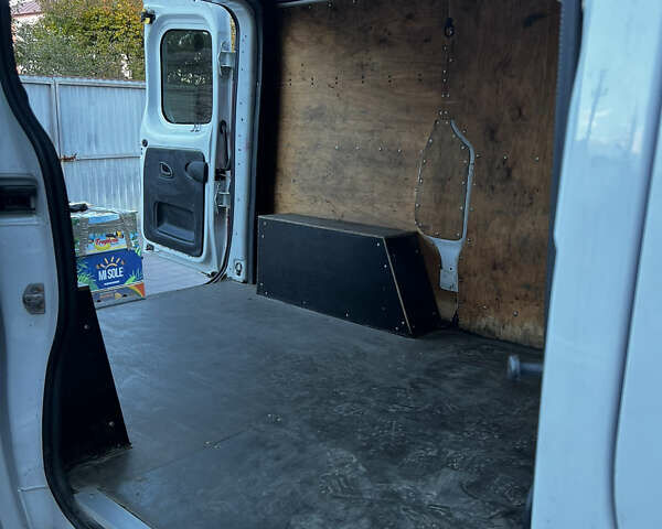 Белый Опель Виваро, объемом двигателя 1.6 л и пробегом 210 тыс. км за 10500 $, фото 8 на Automoto.ua