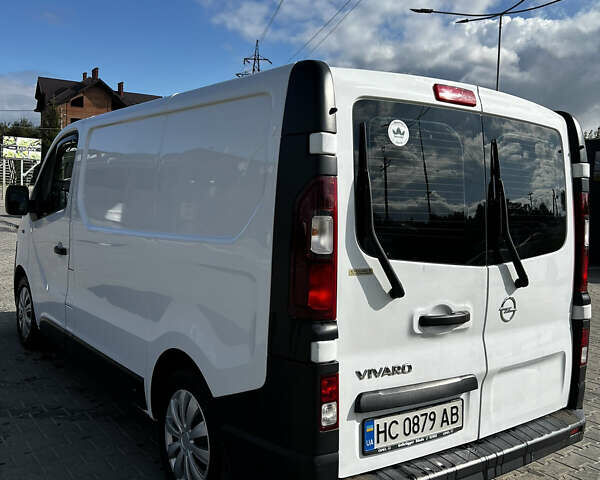 Белый Опель Виваро, объемом двигателя 1.6 л и пробегом 210 тыс. км за 10500 $, фото 4 на Automoto.ua