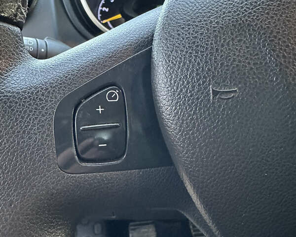 Белый Опель Виваро, объемом двигателя 1.6 л и пробегом 155 тыс. км за 15200 $, фото 27 на Automoto.ua