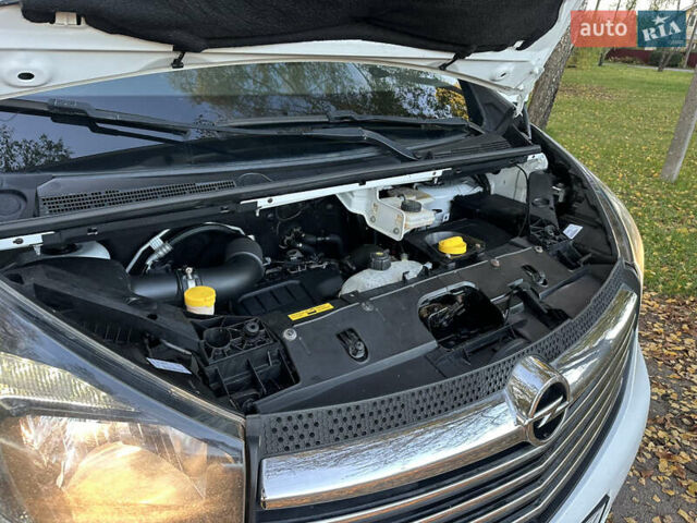 Белый Опель Виваро, объемом двигателя 1.6 л и пробегом 155 тыс. км за 15200 $, фото 34 на Automoto.ua