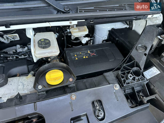 Белый Опель Виваро, объемом двигателя 1.6 л и пробегом 155 тыс. км за 15200 $, фото 37 на Automoto.ua