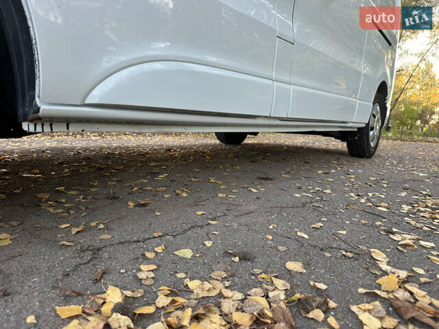 Белый Опель Виваро, объемом двигателя 1.6 л и пробегом 155 тыс. км за 15200 $, фото 46 на Automoto.ua
