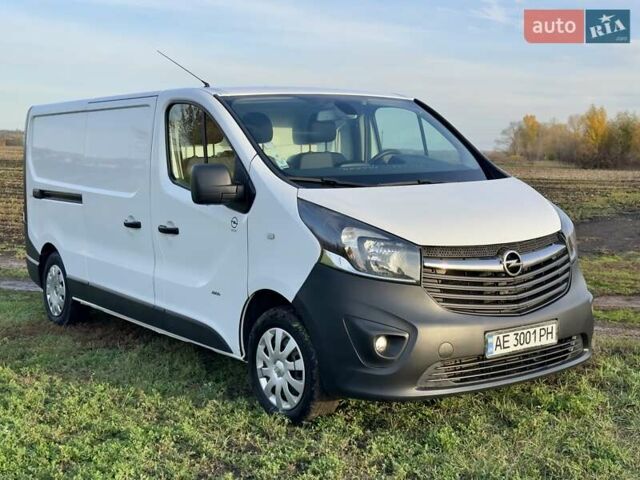 Белый Опель Виваро, объемом двигателя 1.6 л и пробегом 250 тыс. км за 12500 $, фото 11 на Automoto.ua