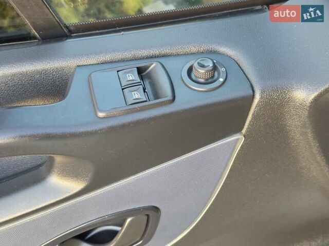 Белый Опель Виваро, объемом двигателя 1.6 л и пробегом 198 тыс. км за 10999 $, фото 29 на Automoto.ua