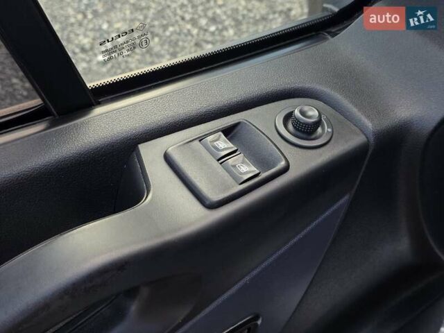 Білий Опель Віваро, об'ємом двигуна 1.6 л та пробігом 199 тис. км за 10999 $, фото 19 на Automoto.ua