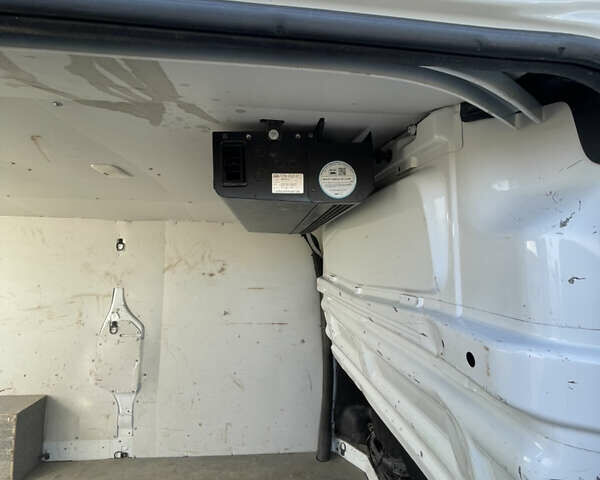 Белый Опель Виваро, объемом двигателя 1.6 л и пробегом 268 тыс. км за 9700 $, фото 12 на Automoto.ua