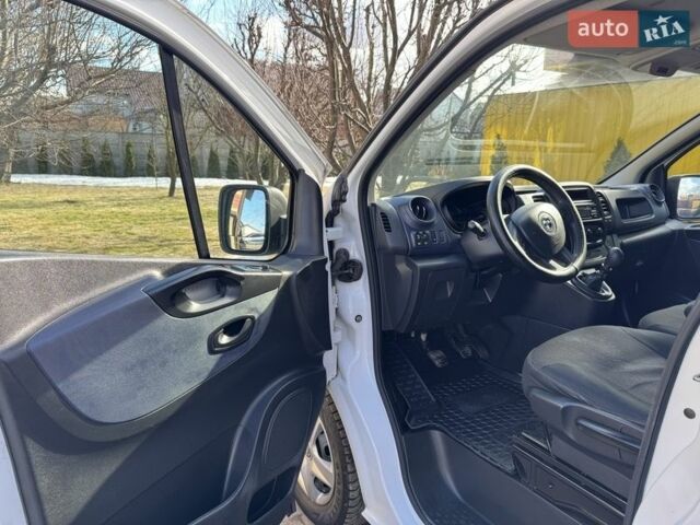 Білий Опель Віваро, об'ємом двигуна 1.6 л та пробігом 147 тис. км за 13800 $, фото 15 на Automoto.ua