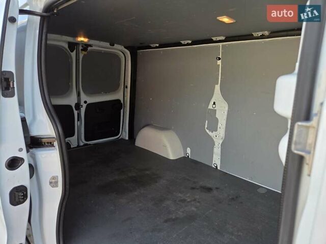 Білий Опель Віваро, об'ємом двигуна 1.6 л та пробігом 245 тис. км за 14800 $, фото 53 на Automoto.ua