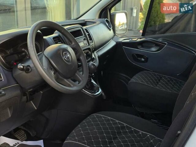 Белый Опель Виваро, объемом двигателя 1.6 л и пробегом 198 тыс. км за 10999 $, фото 20 на Automoto.ua