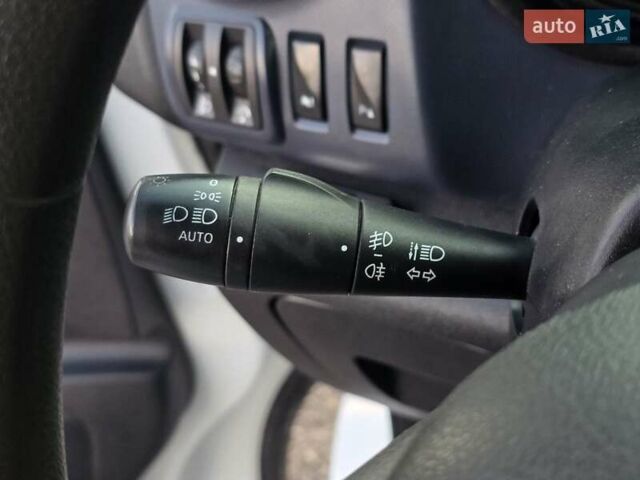 Білий Опель Віваро, об'ємом двигуна 1.6 л та пробігом 199 тис. км за 10999 $, фото 27 на Automoto.ua