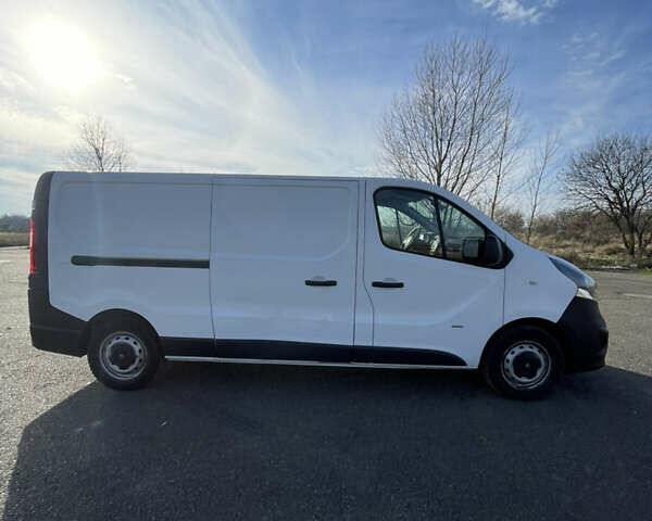 Белый Опель Виваро, объемом двигателя 1.6 л и пробегом 268 тыс. км за 9700 $, фото 5 на Automoto.ua