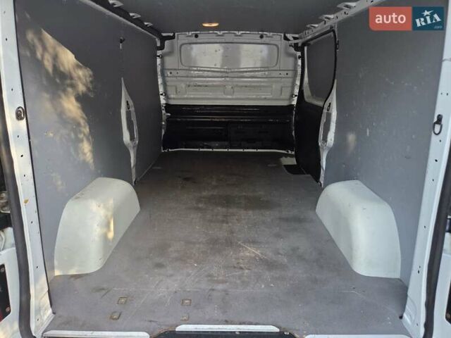 Білий Опель Віваро, об'ємом двигуна 1.6 л та пробігом 245 тис. км за 14800 $, фото 26 на Automoto.ua