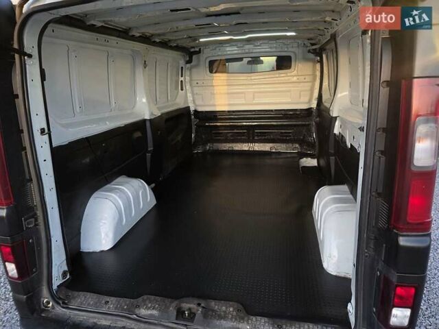 Белый Опель Виваро, объемом двигателя 1.6 л и пробегом 198 тыс. км за 10999 $, фото 15 на Automoto.ua