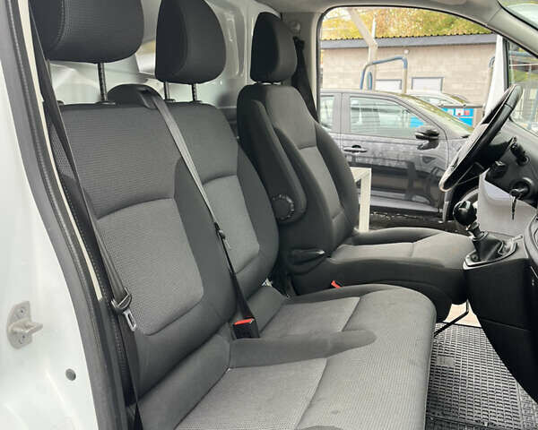 Белый Опель Виваро, объемом двигателя 1.6 л и пробегом 174 тыс. км за 12900 $, фото 10 на Automoto.ua