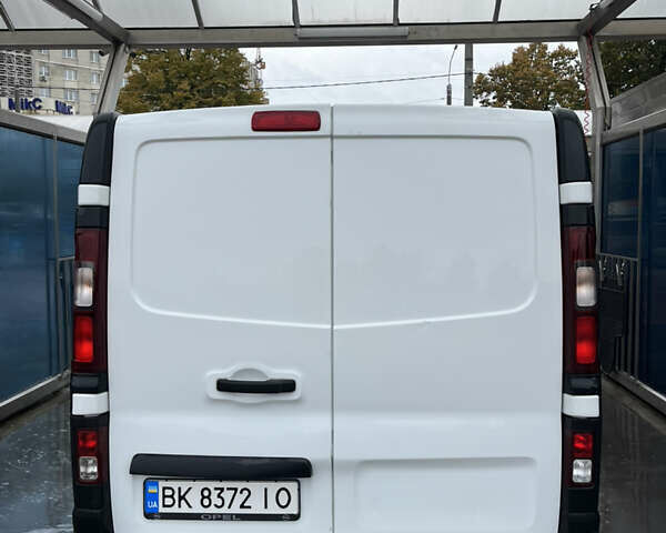 Белый Опель Виваро, объемом двигателя 1.6 л и пробегом 174 тыс. км за 12900 $, фото 4 на Automoto.ua