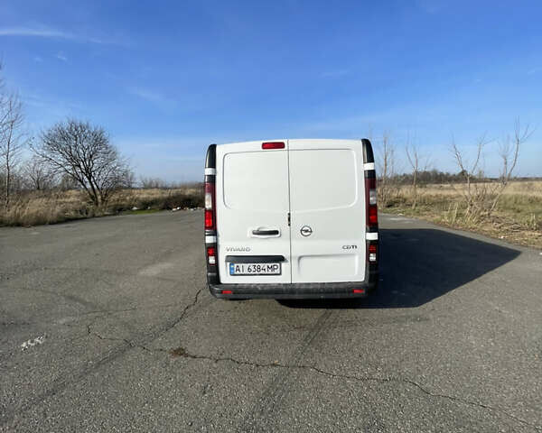 Белый Опель Виваро, объемом двигателя 1.6 л и пробегом 268 тыс. км за 9700 $, фото 2 на Automoto.ua