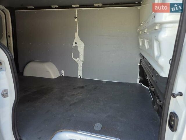 Білий Опель Віваро, об'ємом двигуна 1.6 л та пробігом 245 тис. км за 14800 $, фото 54 на Automoto.ua