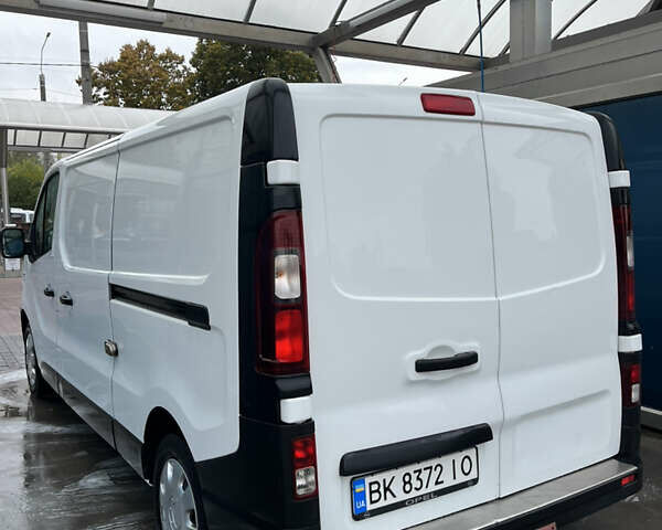 Белый Опель Виваро, объемом двигателя 1.6 л и пробегом 174 тыс. км за 12900 $, фото 5 на Automoto.ua