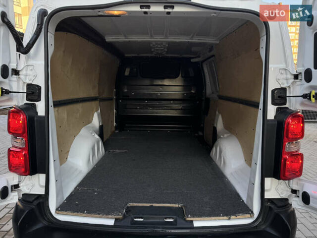 Белый Опель Виваро, объемом двигателя 2 л и пробегом 202 тыс. км за 18999 $, фото 17 на Automoto.ua