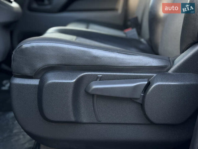 Белый Опель Виваро, объемом двигателя 2 л и пробегом 202 тыс. км за 18999 $, фото 12 на Automoto.ua