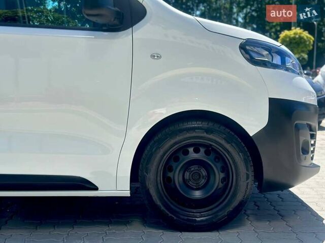Білий Опель Віваро, об'ємом двигуна 1.5 л та пробігом 82 тис. км за 19900 $, фото 4 на Automoto.ua