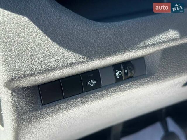 Білий Опель Віваро, об'ємом двигуна 1.5 л та пробігом 82 тис. км за 19900 $, фото 19 на Automoto.ua