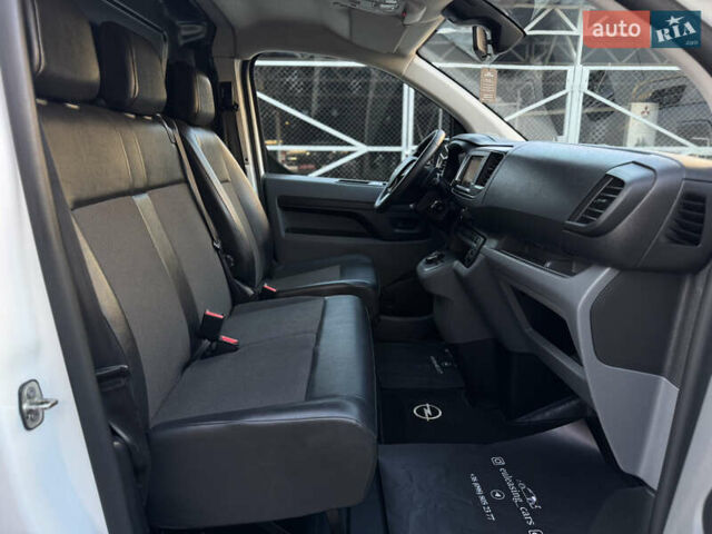 Белый Опель Виваро, объемом двигателя 2 л и пробегом 202 тыс. км за 18999 $, фото 22 на Automoto.ua