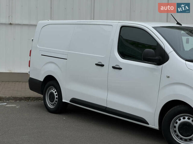 Белый Опель Виваро, объемом двигателя 2 л и пробегом 203 тыс. км за 18900 $, фото 5 на Automoto.ua
