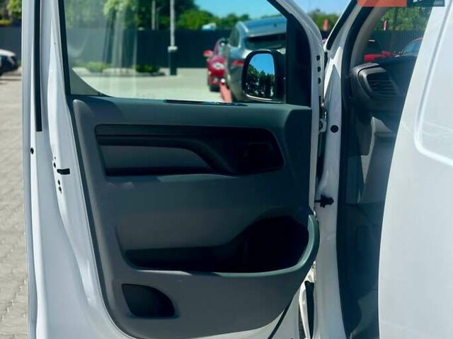 Білий Опель Віваро, об'ємом двигуна 1.5 л та пробігом 82 тис. км за 19900 $, фото 17 на Automoto.ua