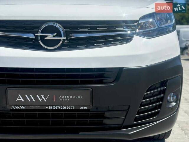 Білий Опель Віваро, об'ємом двигуна 1.5 л та пробігом 82 тис. км за 19900 $, фото 3 на Automoto.ua