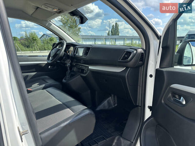 Белый Опель Виваро, объемом двигателя 1.5 л и пробегом 239 тыс. км за 13000 $, фото 9 на Automoto.ua