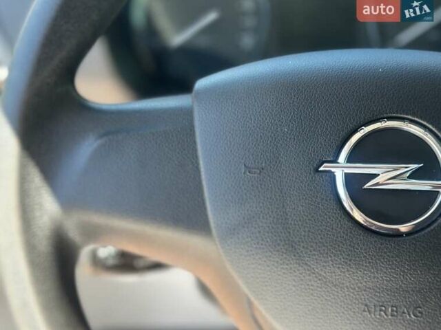 Білий Опель Віваро, об'ємом двигуна 1.5 л та пробігом 82 тис. км за 19900 $, фото 25 на Automoto.ua