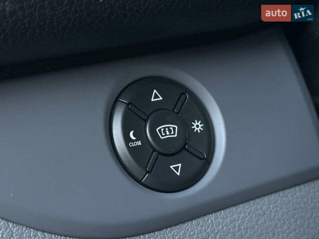 Белый Опель Виваро, объемом двигателя 2 л и пробегом 202 тыс. км за 18999 $, фото 15 на Automoto.ua