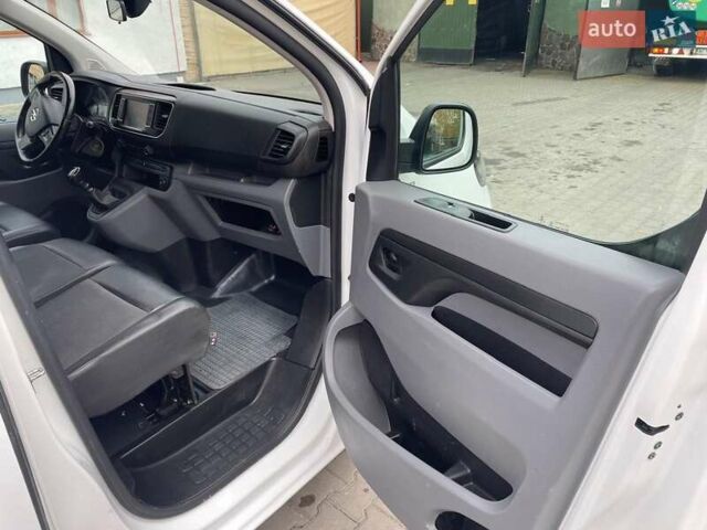 Белый Опель Виваро, объемом двигателя 2 л и пробегом 210 тыс. км за 16200 $, фото 17 на Automoto.ua