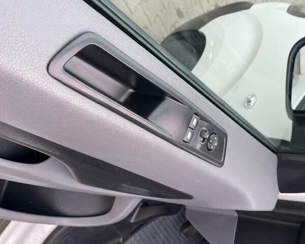 Белый Опель Виваро, объемом двигателя 2 л и пробегом 210 тыс. км за 16200 $, фото 14 на Automoto.ua