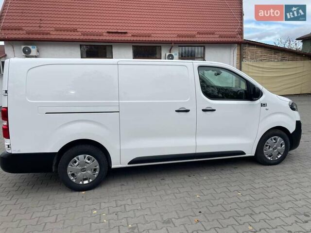 Белый Опель Виваро, объемом двигателя 2 л и пробегом 210 тыс. км за 16200 $, фото 19 на Automoto.ua