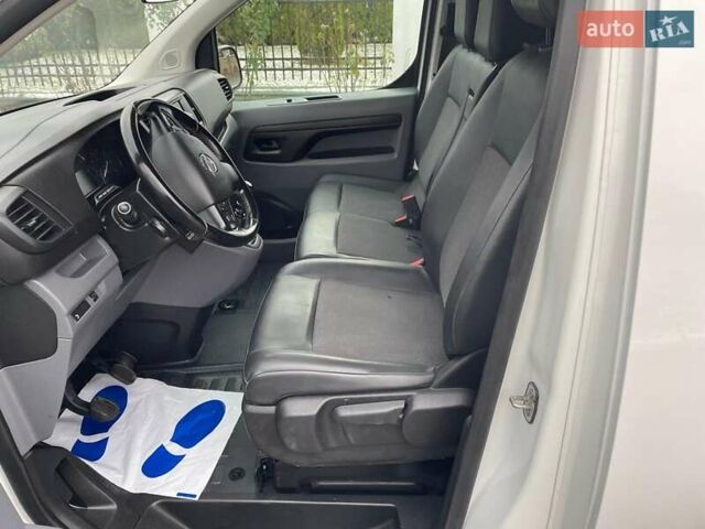 Білий Опель Віваро, об'ємом двигуна 2 л та пробігом 225 тис. км за 16000 $, фото 11 на Automoto.ua