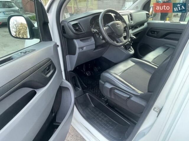 Білий Опель Віваро, об'ємом двигуна 1.5 л та пробігом 120 тис. км за 14800 $, фото 14 на Automoto.ua