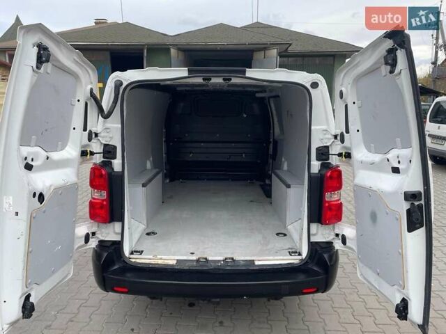Белый Опель Виваро, объемом двигателя 2 л и пробегом 210 тыс. км за 16200 $, фото 5 на Automoto.ua