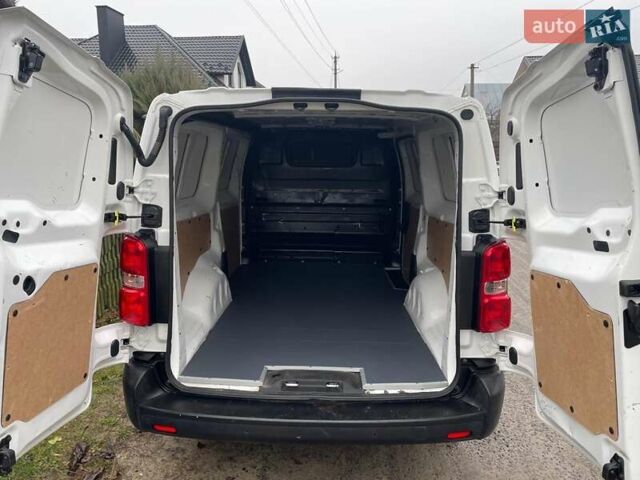 Білий Опель Віваро, об'ємом двигуна 2 л та пробігом 225 тис. км за 16000 $, фото 7 на Automoto.ua