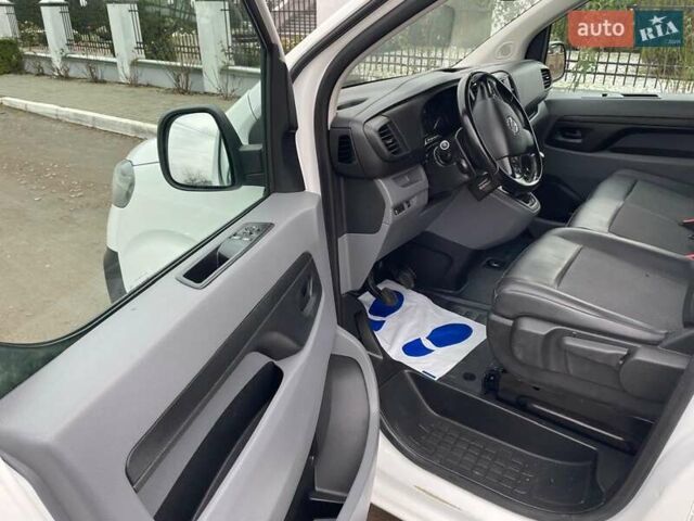 Білий Опель Віваро, об'ємом двигуна 2 л та пробігом 225 тис. км за 16000 $, фото 10 на Automoto.ua