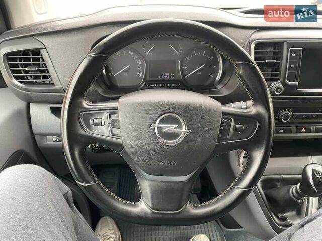 Белый Опель Виваро, объемом двигателя 2 л и пробегом 210 тыс. км за 16200 $, фото 10 на Automoto.ua