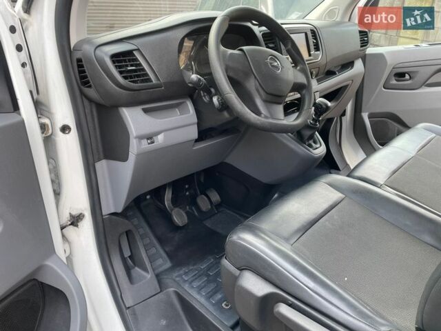 Білий Опель Віваро, об'ємом двигуна 1.5 л та пробігом 120 тис. км за 14800 $, фото 20 на Automoto.ua